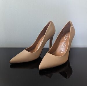 Calvin Klein Gayle Pump